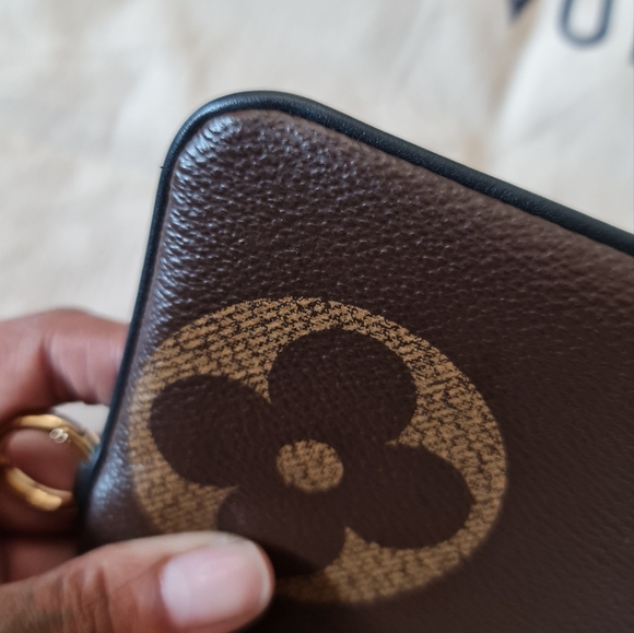 Louis vuitton reverse trio pouch - Picture 3 of 5